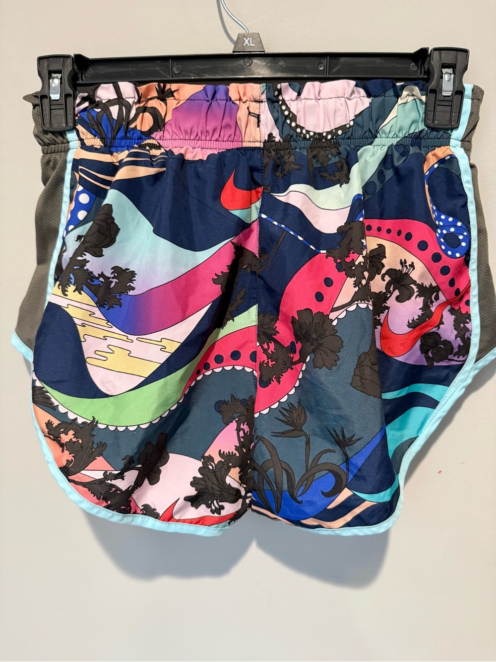 Nike Women's Icon Clash Tempo Printed Dry-Fit Running Shorts - Picture 3 of 4